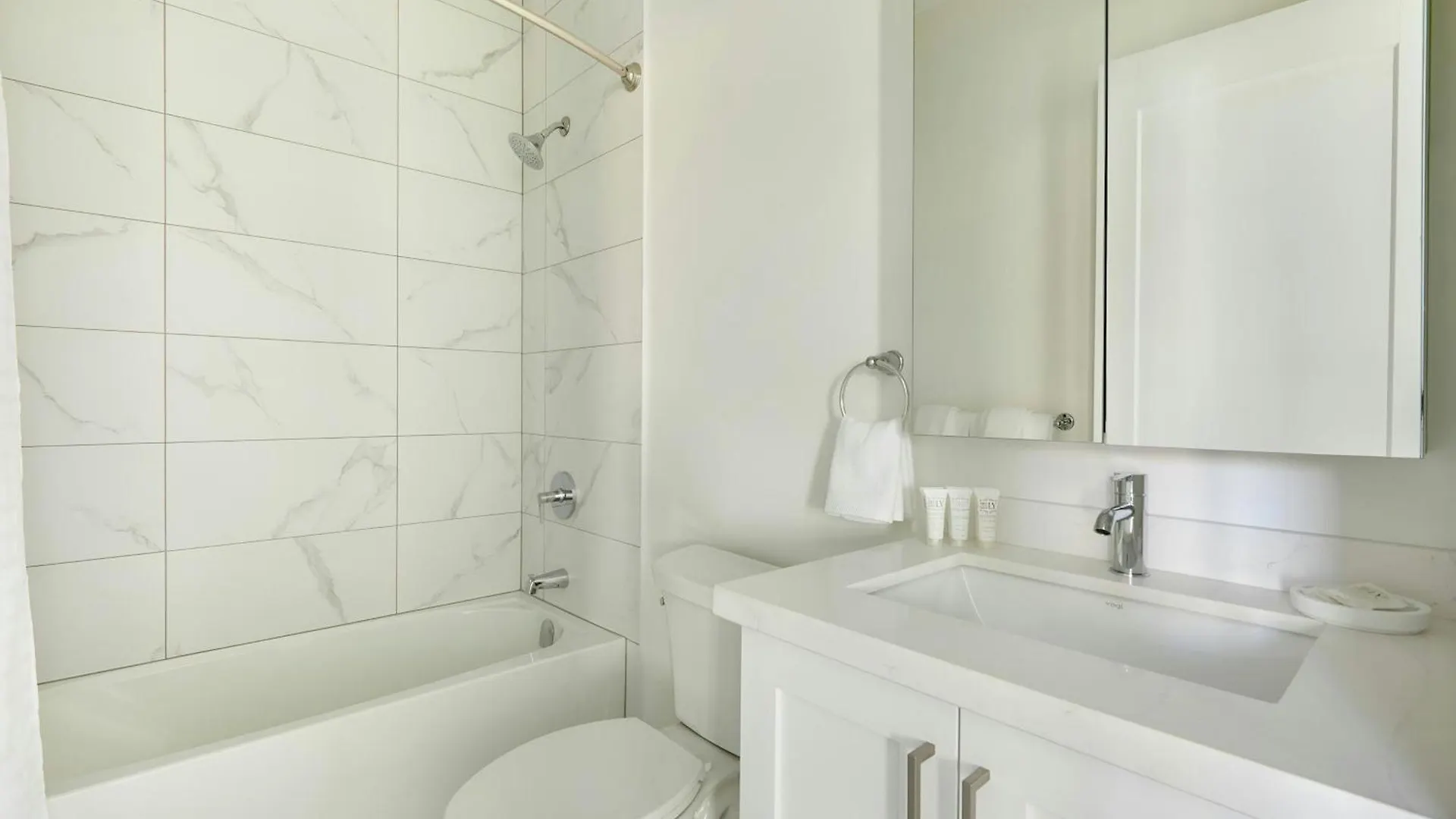 Hotel Sonder By Marriott Bonvoy The Elm Apartments Downtown Toronto