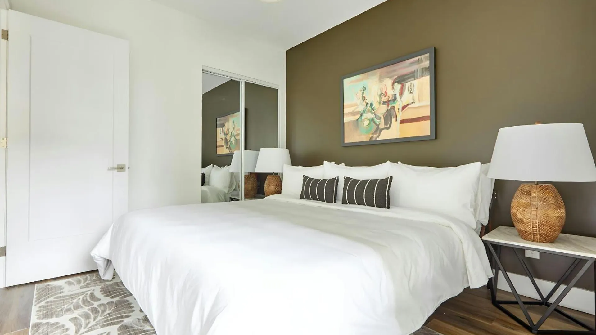Sonder By Marriott Bonvoy The Elm Apartments Downtown Toronto 4*,