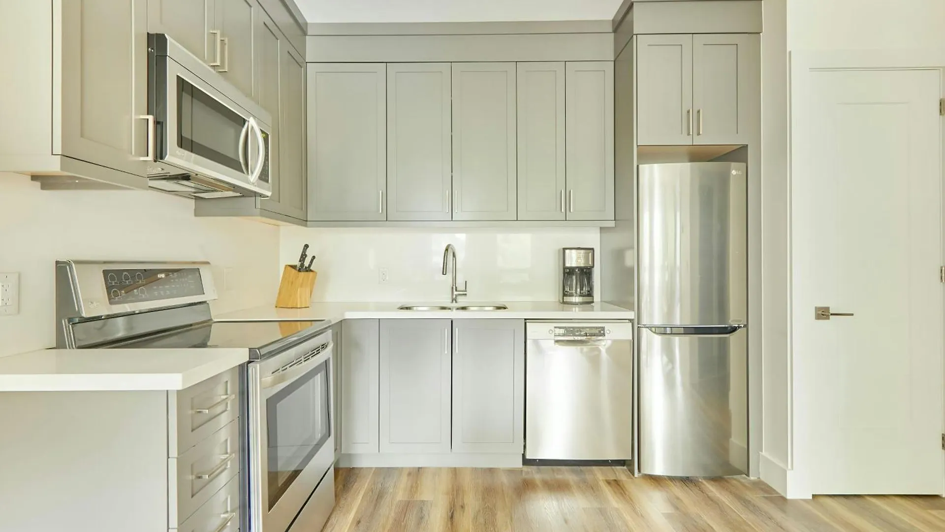 Sonder By Marriott Bonvoy The Elm Apartments Downtown Toronto Canada