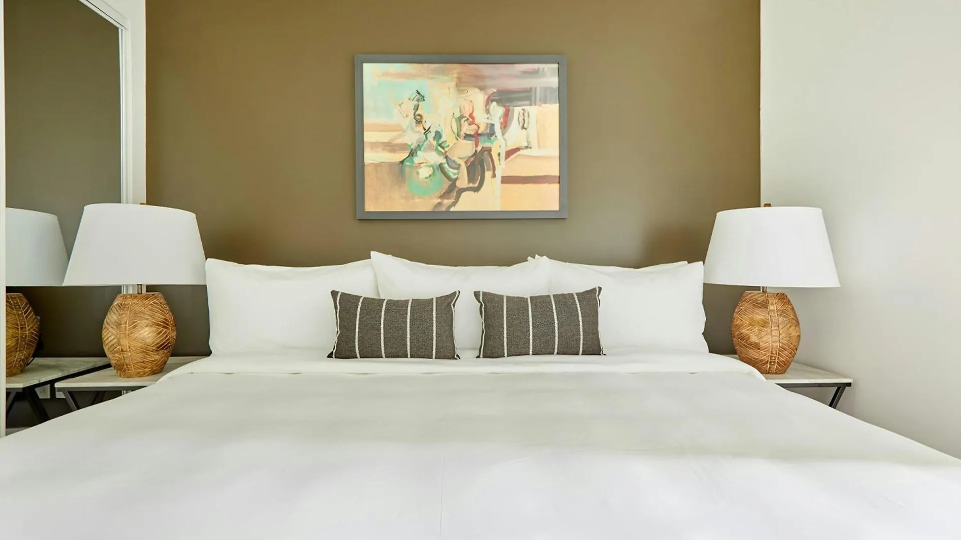 Sonder By Marriott Bonvoy The Elm Apartments Downtown Toronto Hotel